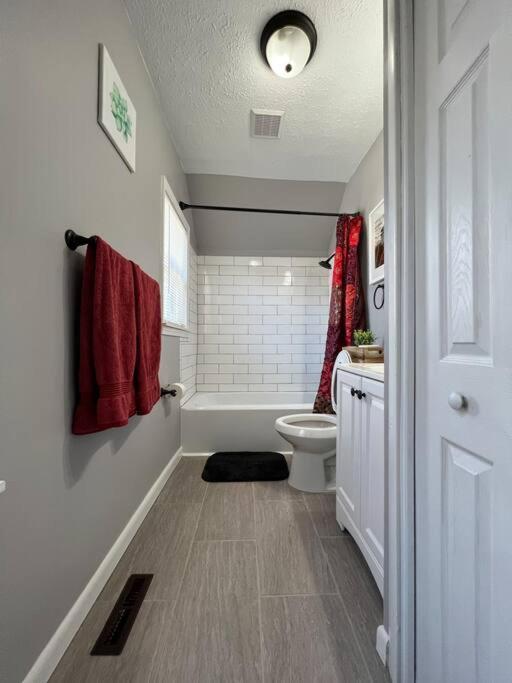 **Stylish Pet Friendly 3 Bedroom House** Cleveland Exterior foto